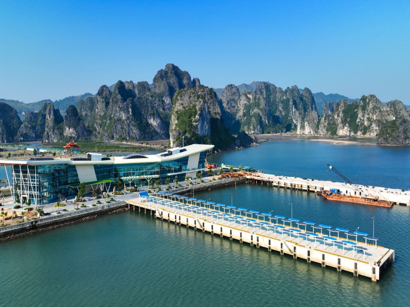 Overview of Ao Tien Port in Van Don