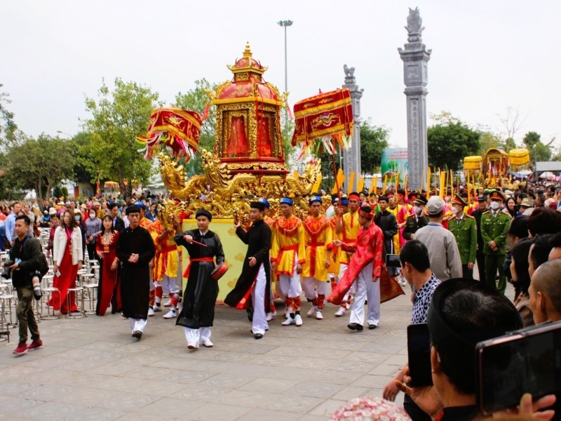 Trò chơi dân gian trong lễ hội Đền Cửa Ông